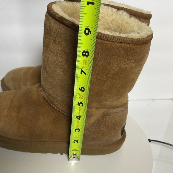 Ugg boots see pictures please size 7 - Picture 5 of 9